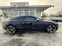 The 2010 Audi S5 4.2 FSI comes equipped with a powerful 4.2-liter V8 engine delivering strong perfor... (image 7)