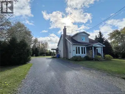 One-and-a-half-story property located in a highly sought-after neighborhood. On the main floor, youl...