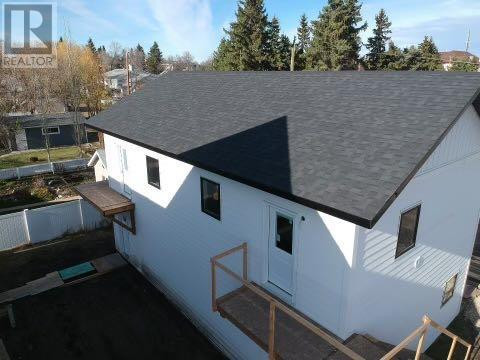 B, 4825 54 Street Camrose, Alberta dans Maisons à vendre  à Ville d’Edmonton - Image 4