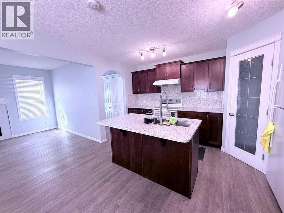 960 Taradale Drive NE Calgary, Alberta 3