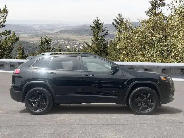 2022 Jeep Cherokee Altitude593255963673896966