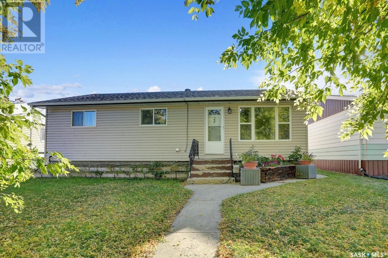 25 JARVIS STREET Qu'Appelle, Saskatchewan Houses for Sale Regina