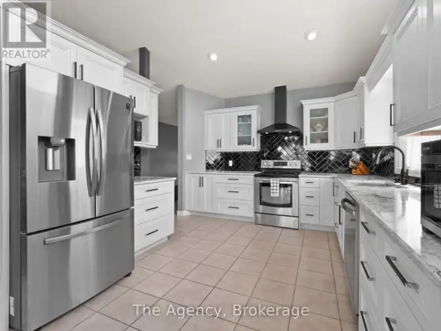 7721 PARKVIEW CRESCENT Niagara Falls (Ascot), Ontario in Houses for Sale in St. Catharines - Image 7