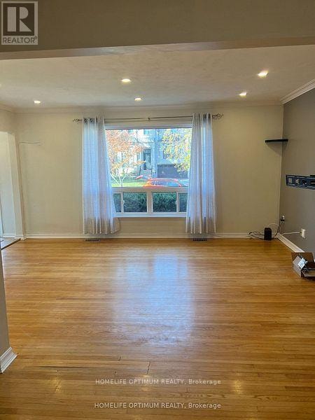 51 NORTHWOOD DRIVE Toronto (Newtonbrook East), Ontario 3