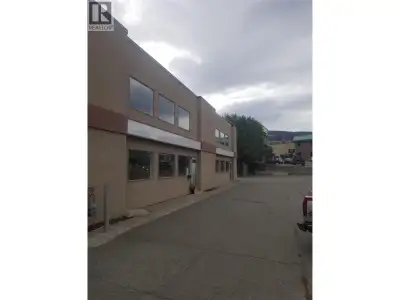 This I1S light industrial space is perfect for a business needing a combination office/warehouse wit...