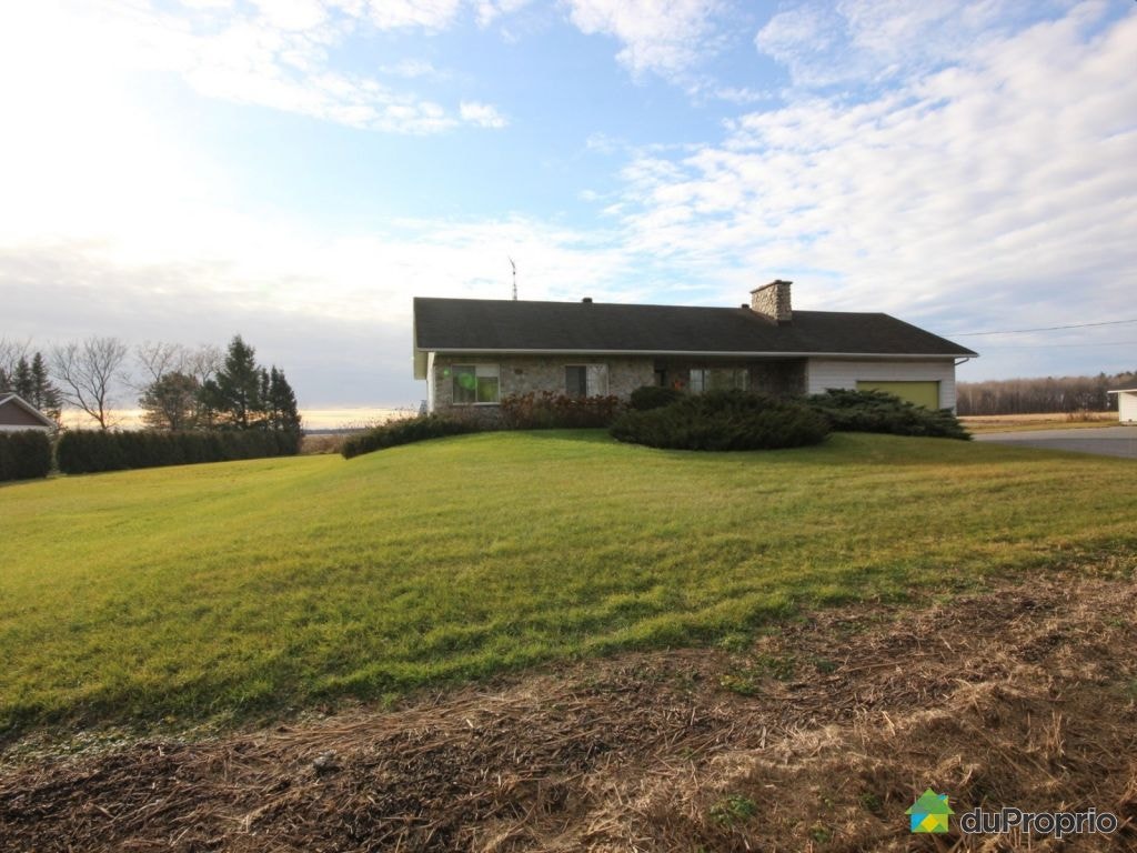 $390,000 - Bungalow for sale in Berthierville — photo 2