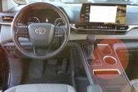 The Toyota Sienna HYBRID LE 8-Passenger Family Ready & Fully Loaded! Looking for a reliable, spaciou... (image 9)