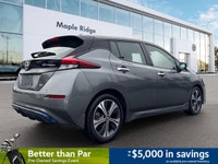 Experience cutting-edge electric mobility and smart technology in this 2020 Nissan LEAF SV. With a p... (image 4)