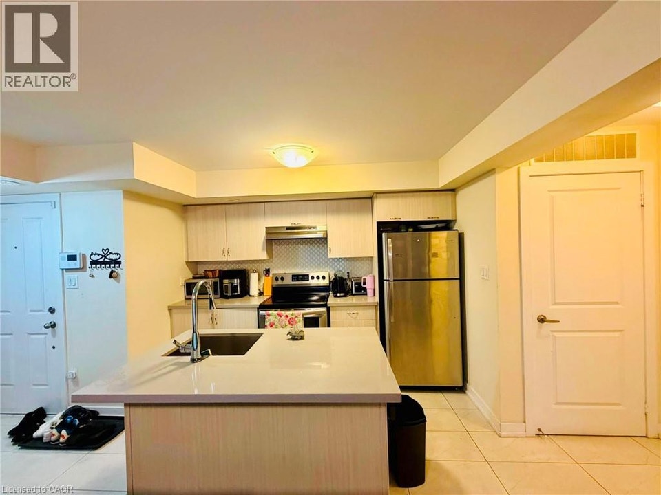 2355 SHEPPARD Avenue W Unit# 203 Toronto, Ontario 4