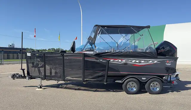 2020 TRACKER Targa V-18 Combo Fish & Ski -used fishing boat in Powerboats & Motorboats in Prince Albert - Image 4