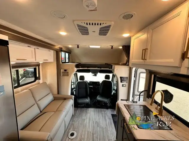 2025 Thor Motor Coach Four Winds Sprinter 24LV - Diesel in RVs & Motorhomes in Moncton - Image 37