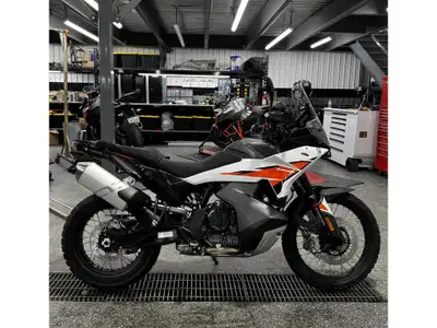 2026 KTM 790 ADVENTURE KTM 790 ADVENTURE 2026 Les photos peuvent être à titre indicatif et sans insc...
