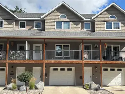 P02//Portage La Prairie/Open House Sunday, Oct 19/25 from 1p3P. Inside this 1,800sf+ home you will f...