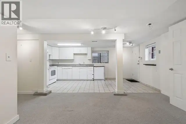 Ground level 3229 W 11TH AVENUE Vancouver, British Columbia in Long Term Rentals in Vancouver - Image 4