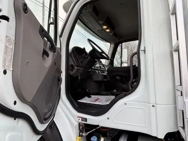 2014 Freightliner M2 112 in Heavy Trucks in St-Georges-de-Beauce - Image 12