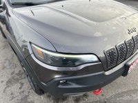 1 Owner, Clean Accident History Report, Air Conditioning, Apple CarPlay/Android Auto, Blind-Spot/Rea... (image 9)