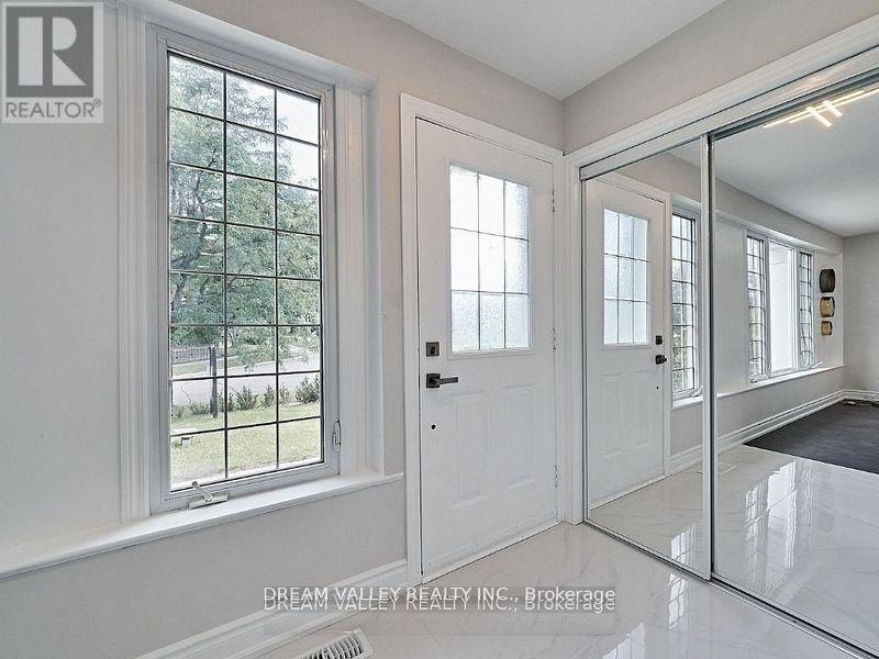 MAIN - 24 GABLE PLACE Toronto (Bendale), Ontario 3