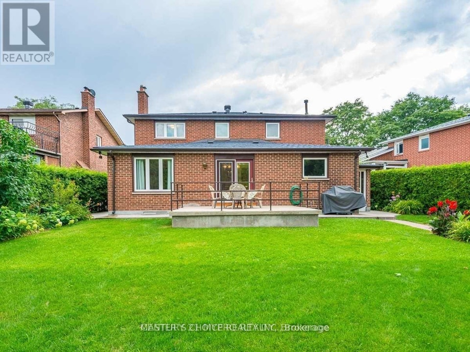 48 CHERRY HILLS ROAD Vaughan (Glen Shields), Ontario 2