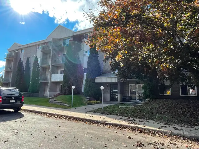 4 ½ AVRIL/REZ-DE-JARDIN/ SECTEUR HÔPITAL/CARREFOUR