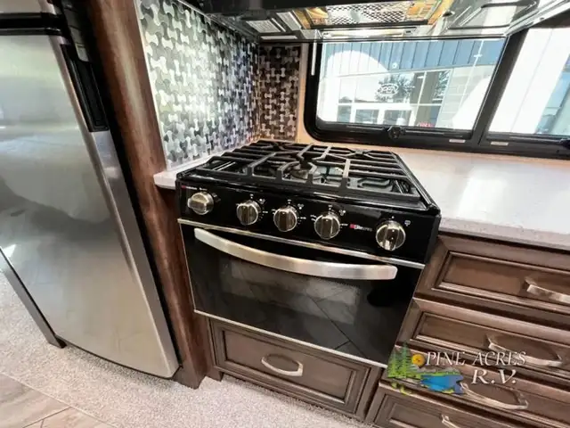 2024 Newmar Bay Star Sport 2912 Gas Full Wall Slide Out+1 more in RVs & Motorhomes in Moncton - Image 24