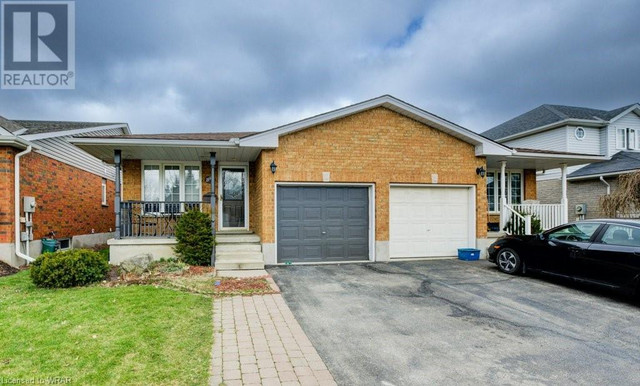 215A INVERHURON Crescent Waterloo, Ontario in Houses for Sale in Kitchener / Waterloo - Image 2