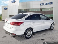 Designed for seamless daily commuting and weekend adventures, this 2016 Ford Focus SE offers an idea... (image 4)