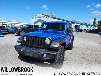 Low Mileage, 2.0L I4 DOHC DI Turbo Engine w/ ESS, Black 3-Piece Hard Top, Trailer Tow! This Jeep Wra...