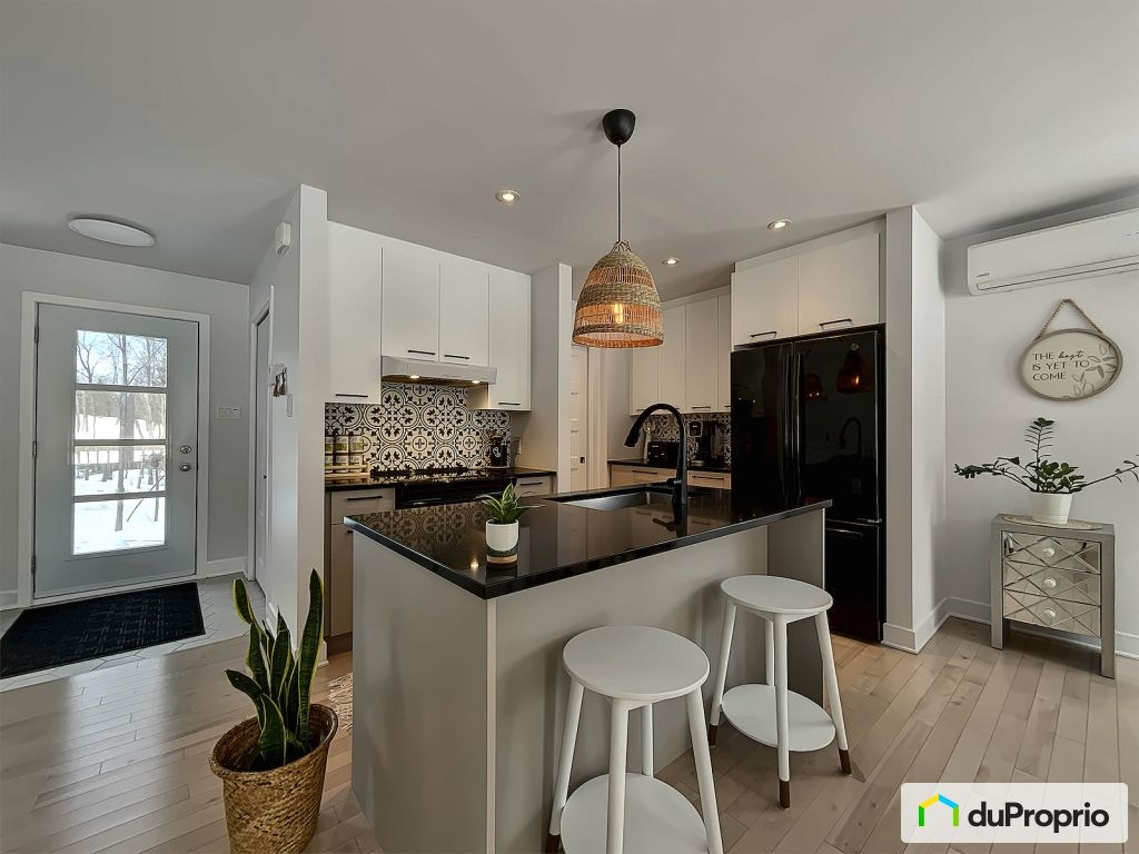$629,000 - Bungalow for sale in St-Colomban — photo 2