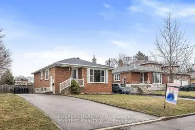 AMAZING LOT SIZE, 3+3 BEDROOM DETACHED BRICK BUNGALOW IN HIGH DEMAND KENNEDY PARK AREA, SEPARATE ENT...