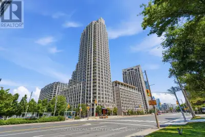Immaculate 1 Bedroom + 2 Dens with Functional and Spacious Layout Offering 928 Sqft of Living Space....