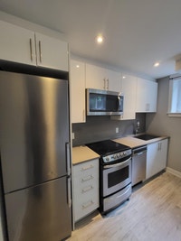 Welcome to 412 Lisgar Located on the corner of Kent and Lisgar in the heart of the Somerset neighbou... (image 2)