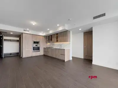 3209 13768 100 AVENUE Surrey, British Columbia