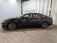 Meet the 2020 Hyundai Sonata 1.6T Luxury, a black-front-wheel-drive marvel that promises dynamic han... (image 3)