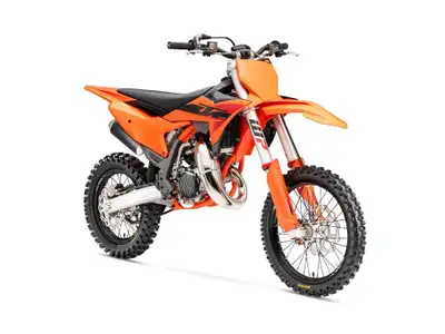 2025 KTM 85 SX 17/14 SAVE $500 RABAIS La KTM 85 SX 17/14 2025 est conçue pour donner aux jeunes pilo...