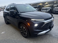 This CHEVROLET TRAILBLAZER boasts a 1.3 Liter DOHC Turbo engine powering this Automatic transmission... (image 3)