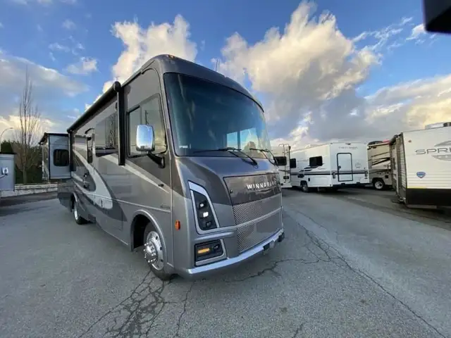 2025 Winnebago Vista 33K in RVs & Motorhomes in Abbotsford - Image 4