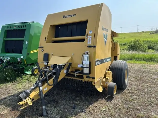 2022 Vermeer 605N in Farming Equipment in Swift Current - Image 2
