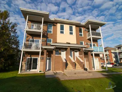 Magnifique appartement dans le secteur d'Aylmer. Bien situé vu sa proximité aux écoles, épiceries, r...
