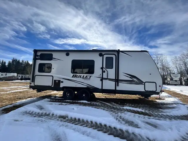2021 KEYSTONE BULLET CROSSFIRE 2200BH21 (FINANCING AVAILABLE) in Travel Trailers & Campers in Strathcona County - Image 4