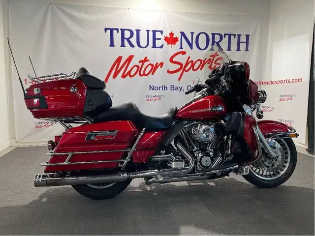 2013 Harley-Davidson Electra Glide Ultra Classic CANADIAN HARLEY in Sport Touring in North Bay - Image 3