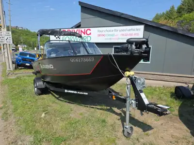 Great Boat, Mint shape, 90hp command Thrust, Bimini top, trolling motor, fish finder, swimming ladde...