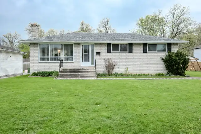 NEW LISTING! 3949 WOODWARD IN WINDSOR~ FULL BRICK RANCH $449,900