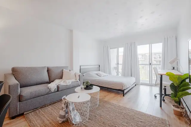 Loft entièrement meublé à louer Sainte-Foy / Sillery avril 2025