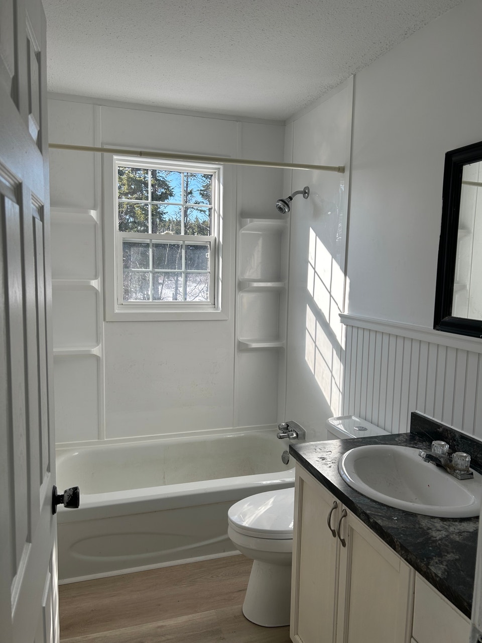 EAST 130 INVERNESS NEWLY RENOVATED Multiple 2 BEDROOM UNITS 4