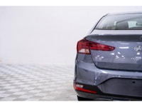 Bienvenue dans le monde de l'élégance et de la performance automobile avec la Hyundai Elantra 2020.... (image 6)