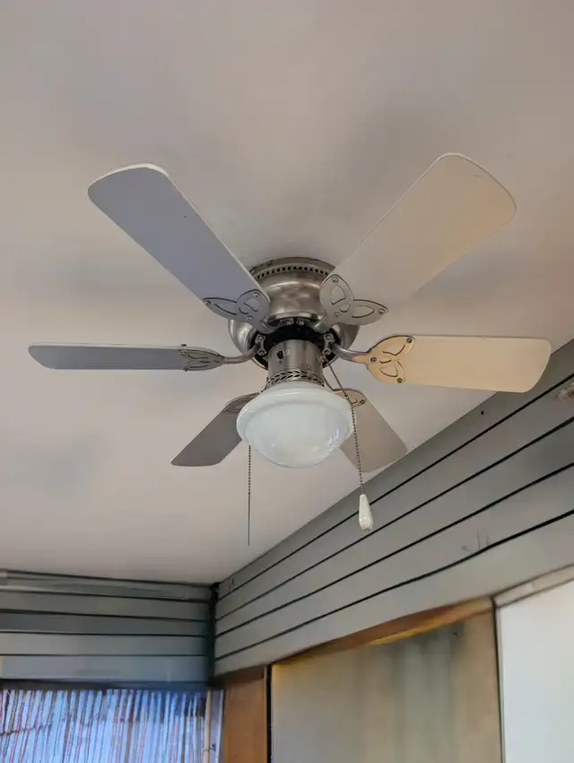 30” Ceiling Fan with Light in Indoor Lighting & Fans in Mississauga / Peel Region - Image 3