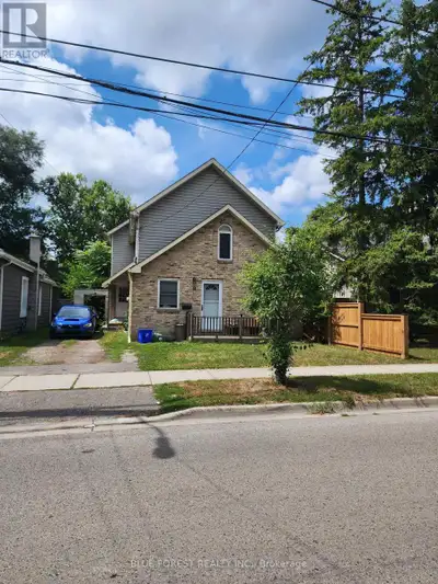 Unique opportunity in Blackfriars close to river, walking paths, downtown and amenities. This charmi...