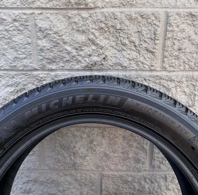 (97%) 4x 235/50R20 Michelin X-Ice Snow SUV Winters in Tires & Rims in City of Toronto - Image 5