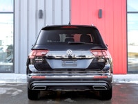 Carget Supercentre is proud to present this 2018 Volkswagen Tiguan Highline! EXTERIOR: DEEP BLACK PE... (image 6)