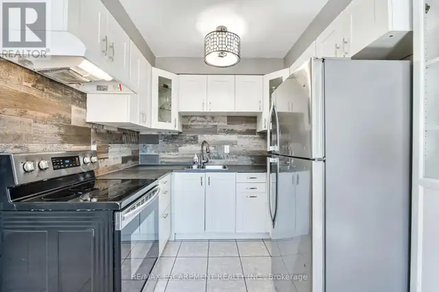 2 - 2700 BARTON STREET E Hamilton (Grayside), Ontario in Condos for Sale in Hamilton - Image 11